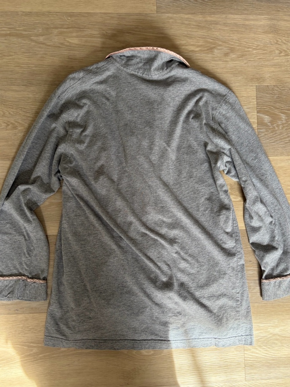 Victoria’s Secret Y2K Pajama Top Gray Pink Trim Button Up Size S - Picture 4 of 8